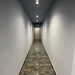 酒店 Bujtina Apsus 培拉特