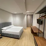 酒店 Bujtina Apsus