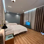 Bujtina Apsus 酒店 培拉特