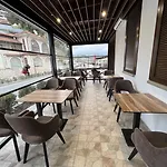 酒店 Bujtina Apsus *