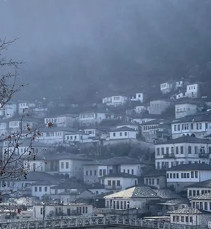 Hotel Bujtina Apsus *