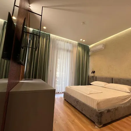 Bujtina Apsus * Berat