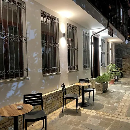 Bujtina Apsus Hotel *