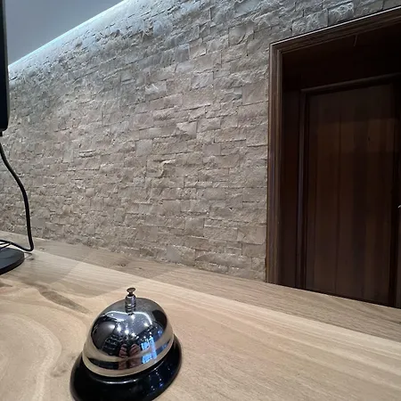 Hotel Bujtina Apsus *