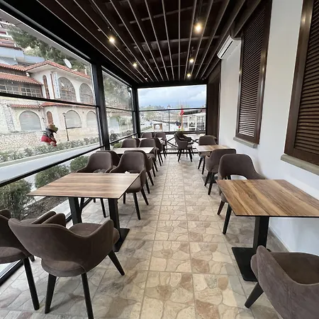 Hotel Bujtina Apsus *