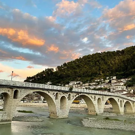 Hotel Bujtina Apsus *