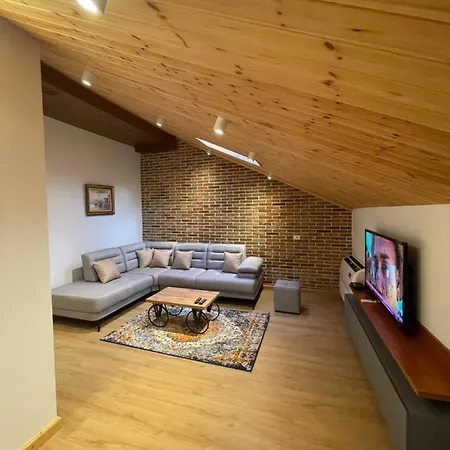 Bujtina Apsus Hotel *