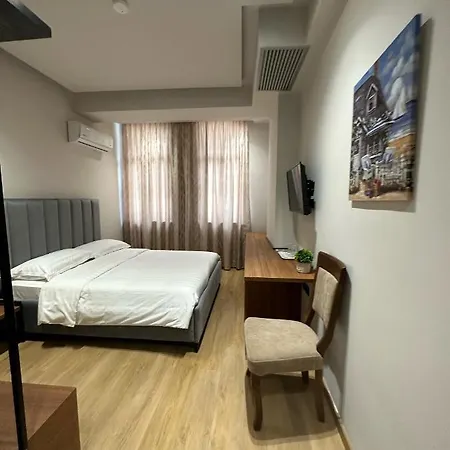 Bujtina Apsus * Berat