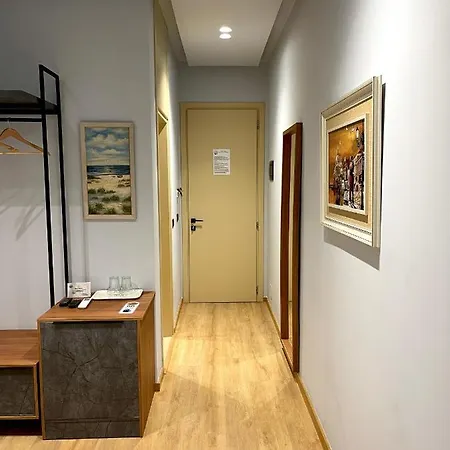 Bujtina Apsus * Berat