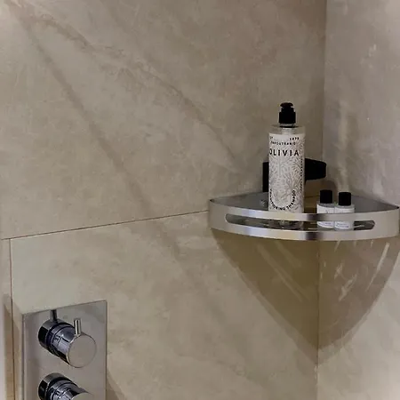 Bujtina Apsus * Berat