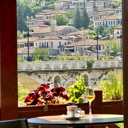 Bujtina Apsus * Berat