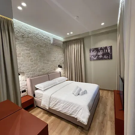 Bujtina Apsus Hotell *