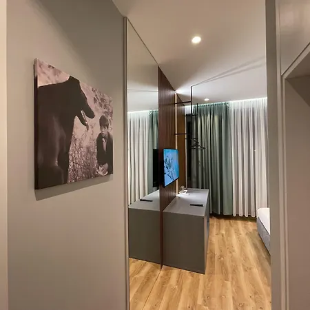 Bujtina Apsus * Berat