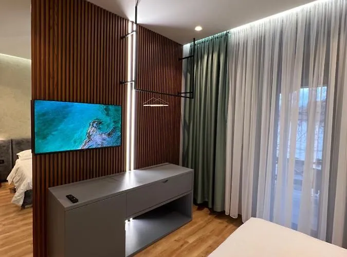 Bujtina Apsus * Berat