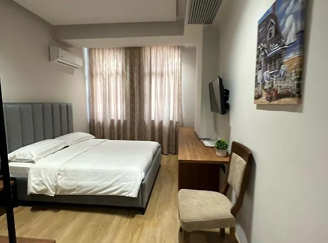 Bujtina Apsus * Berat