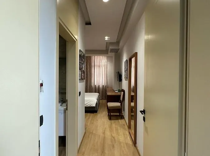 Bujtina Apsus Hotel *